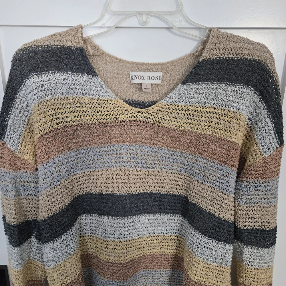 Knox Rose Multicolor V-neck Knit Striped Sweater Size Small